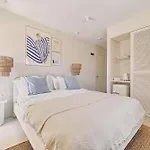 Wake Cup Alacati Hotel del amor *