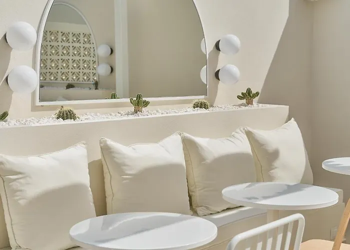 Wake Cup Alacati Liefdeshotel Çeşme