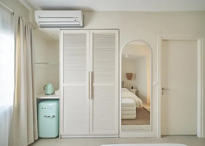 Wake Cup Alacati Liefdeshotel *